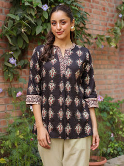 SAVI - Black Cotton Printed Top