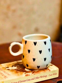 WEAVING HOMES - Black Heart Cuddle Mug