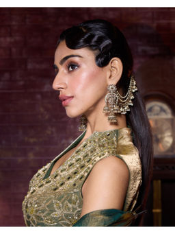 Qunic - The Noor Jaal White Jhumar Ear Chain