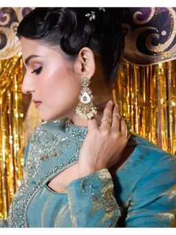 Qunic - The Pearl Bloom White Earrings