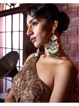 Qunic - The Emerald Jharna White Earrings