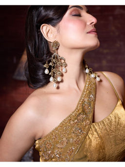 Qunic - The Noor Jharokha White Earrings