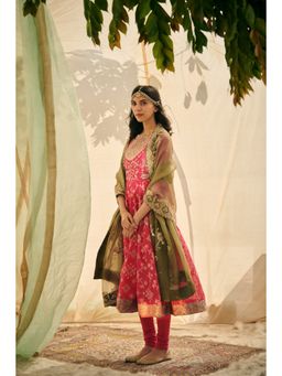 Neelu Sethi - Jamdani Anarkali Chiniya Silk Kurta With Churidar And Dupatta (Set of 3)