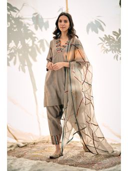 Neelu Sethi - Grey Chanderi Kurta and Embroidered Salwar With Organza Dupatta (Set of 3)