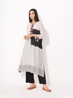 Neelu Sethi - Block Printing Kurta With Pant (Set of 2)