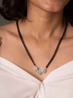 ATTRANGI - Tria Solitaire Mangalsutra