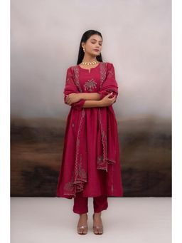 Tatwa Designs - Rani Pink Ambia Kurta with Pant and Dupatta (Set of 3)