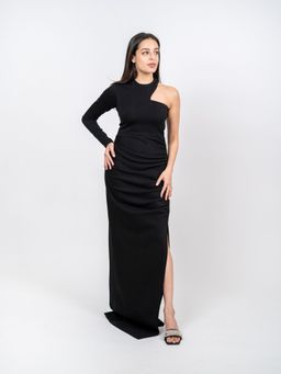 RSVP by Nykaa Fashion - Black Solid Asymmetric Neck One Shoulder Gown