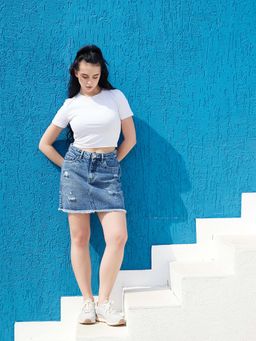 Globus - Women Med Blue Mid Rise Distressed and Frayed Hem Mini Denim Skirt