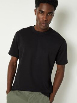 max - Men Solid T-shirt - Black