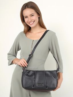 Toteteca - Black Chic Pleats Sling Bag