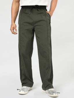 Bewakoof - Men Green Solid/Plain Nylon Trackpant