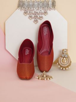SHUZ TOUCH - Brocade Detail Comfort Jutti