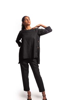THISISDEHI - Women Black Cotton Plain Round Neck Top