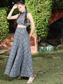 Green color option, Sold out, Currently selected