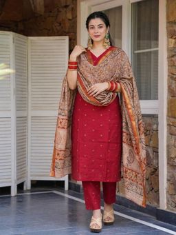Gahan - Womens Red Rayon Blend Printed Straight Kurta and Pant with Dupatta