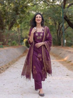 Gahan - Womens Wine Rayon Blend Printed Straight Kurta and Pant With Dupatta