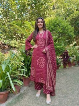 Gahan - Womens Wine Rayon Blend Straight Kurta With Pant & Dupatta