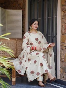 Gahan - Womens Maroon Rayon Blend Printed A-Line Kurta With Pant