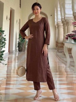 Gahan - Womens Brown Rayon Blend Solid Straight Kurta With Pant