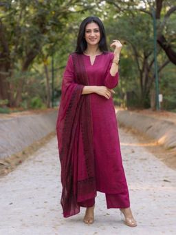 Gahan - Womens Pink Rayon Blend Solid Straight Kurta and Pant With Dupatta
