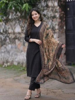 Gahan - Womens Black Rayon Blend Solid Anarkali Kurta and Pant With Dupatta