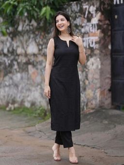 Gahan - Womens Black Rayon Blend Solid Straight Kurta With Pant
