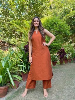 Gahan - Womens Rust Rayon Blend Solid Straight Kurta With Palazzo