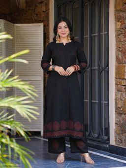 Gahan - Womens Black Rayon Blend Solid Straight Kurta with Palazzo