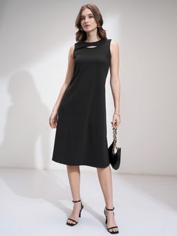 TOKYO TALKIES - Solid Fit and Flare Black Dress