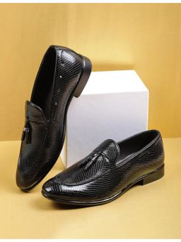 V8 by Ruosh - The Coby Black Men Tassel Moccasins