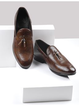 V8 by Ruosh - The Coby Tan Men Tassel Moccasin