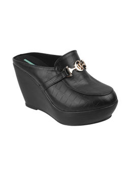 Catwalk - Women Round Toe Black Wedges