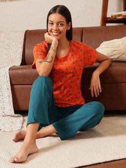 Clovia - Cotton Printed T-Shirt & Pyjama Set - Orange