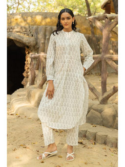 TERHA TAALI - White Cotton Floral Kurta and Pant