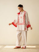 Red color option, Sold out, Currently selected
