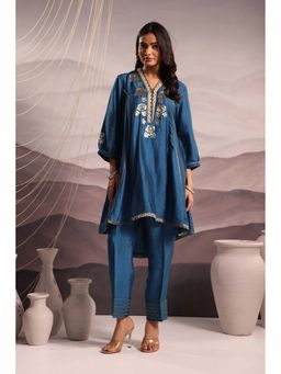 OMI - Blue Embroidered High-Low Silk Kurta With Pant