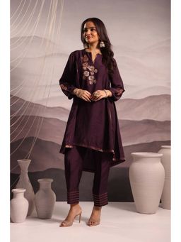 OMI - Wine Embroidered High-Low Silk Kurta With Pant