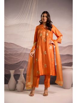 OMI - Orange Embroidered V Neck Kurta With Pant And Dupatta