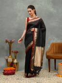 Black color option, Sold out, Currently selected