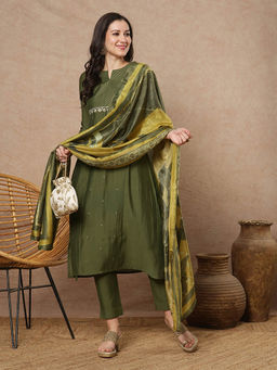 Kami Kubi - Green Embroidered Kurta Paired with Printed Silk Blend Dupatta and Pants (Set of 3)