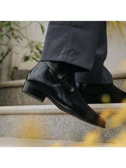 THE ALTER - Cross Strap Chelsea Boots-Black