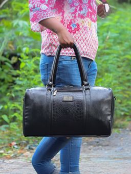 The Clownfish - Jordan 25L Unisex Faux Leather Travel Duffle Bag