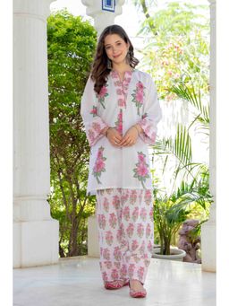 TERHA TAALI - White Floral Mandarin Neck Kurti & Palazzo