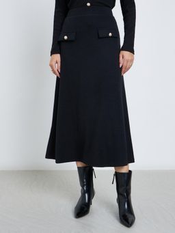 Styli - Women Black Solid Welt Pocket A-Line Midi Skirt with Button Detail