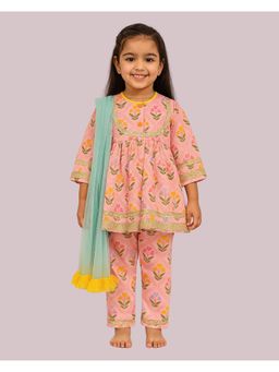 THE WISHING CLOSET - Pink Geometric Flower Print Kurta With Pant & Dupatta