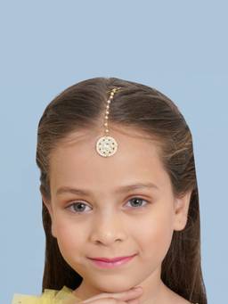 Ruby Raang Studio - White Kundan Maang Tikka