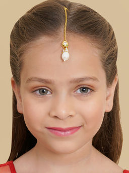 Ruby Raang Studio - White Kundan Maang Tikka