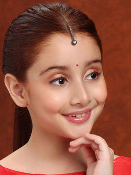 Ruby Raang Studio - Maang Tikka Round Kundan with Silver Chain In Silver Plated Brass