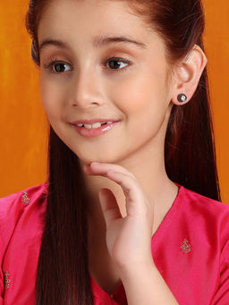 Ruby Raang Studio - Round Kundan Stud Earrings in Silver Plated Brass
